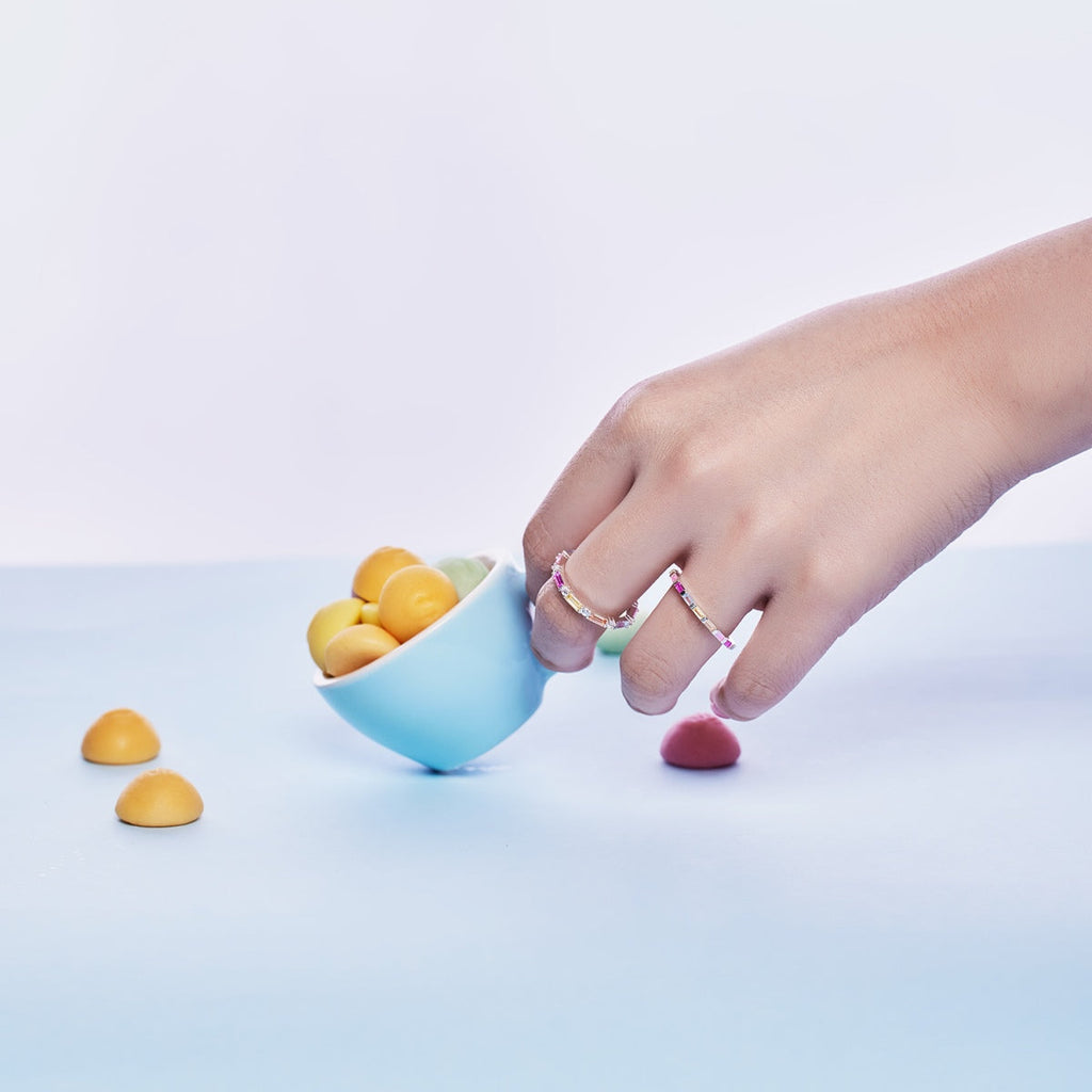 [Clover Jewelry]鮮やかな色合い エレガントなラディアントカット デイリーリング