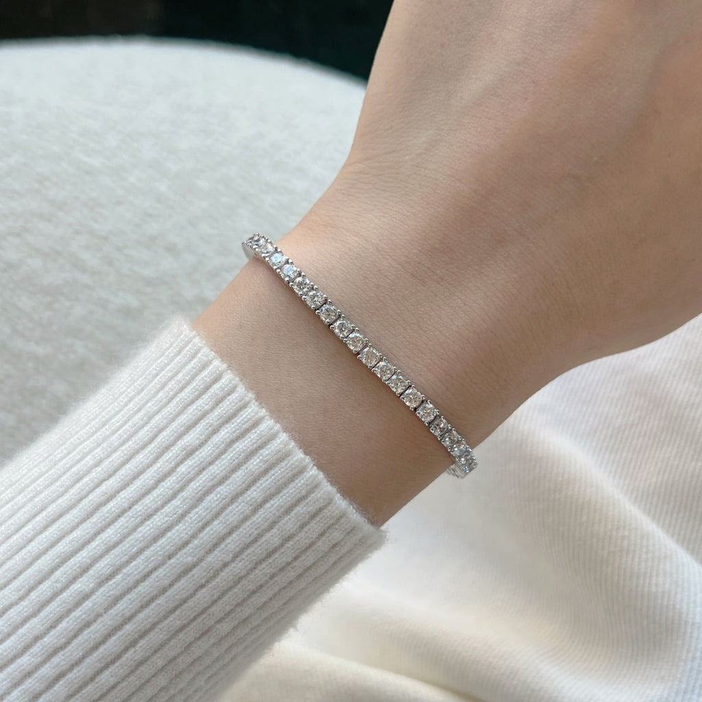 [Clover Jewelry]華奢で可愛らしいラウンドカットテニスブレスレット