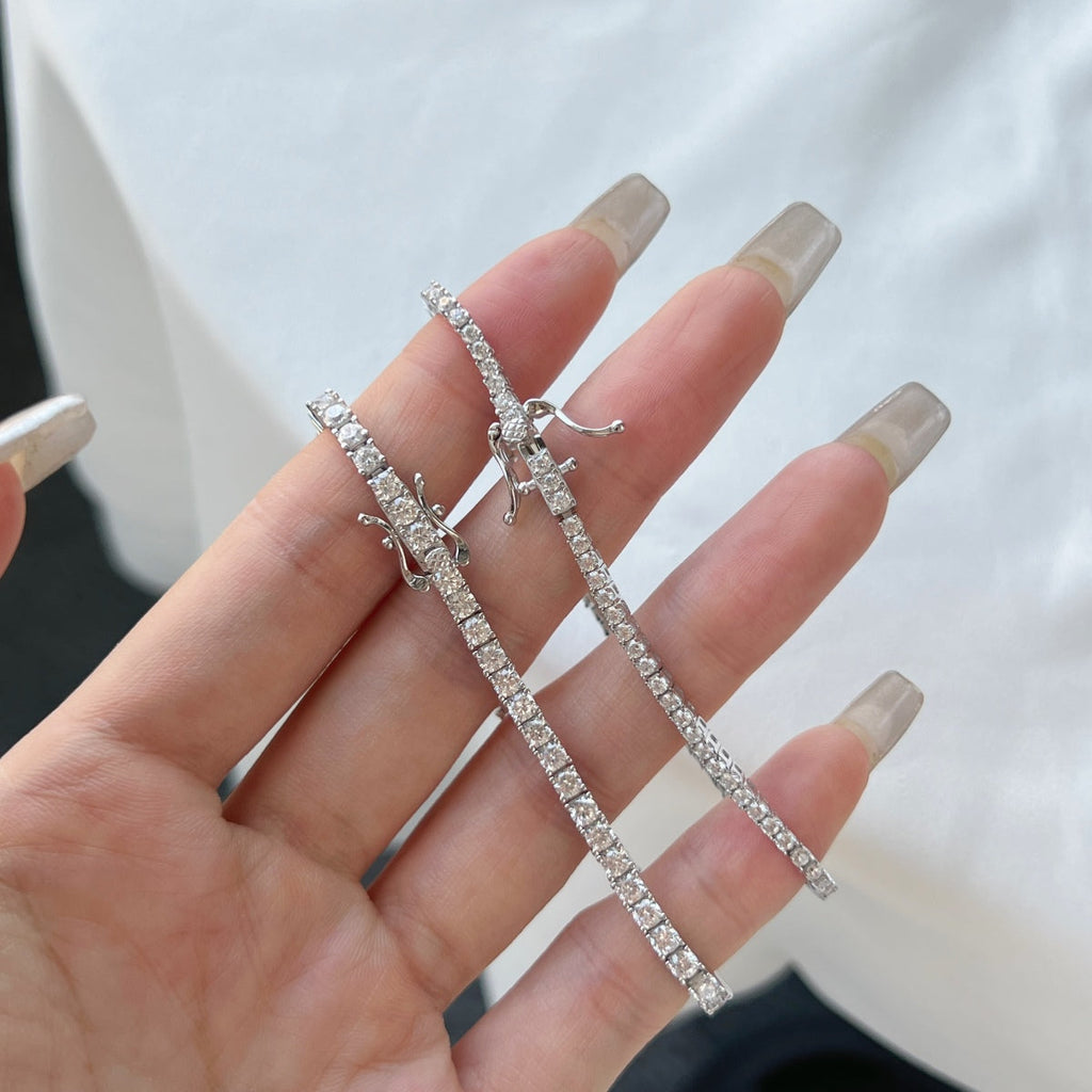 [クローバージュエリー]華麗で絶妙なラウンドカットのデイリーブレスレット