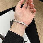 [クローバージエリー]デイリー使いにぴったりの、まばゆく輝くマルチカットブレスレット
