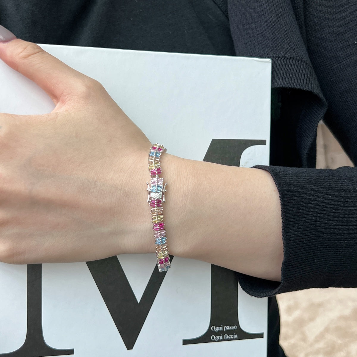 [Clover Jewelry]煌めく精巧なマルチカットパーティブレスレット
