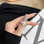 [Clover Jewelry]豪華なカラフルフラワー型バンケットリング