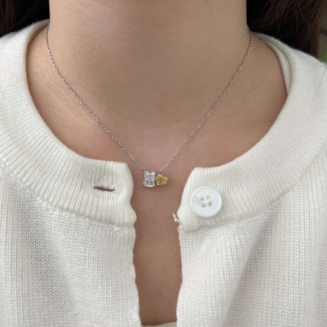 [Clover Jewelry]Funkelnde Halskette mit Quadrat- und Herzform