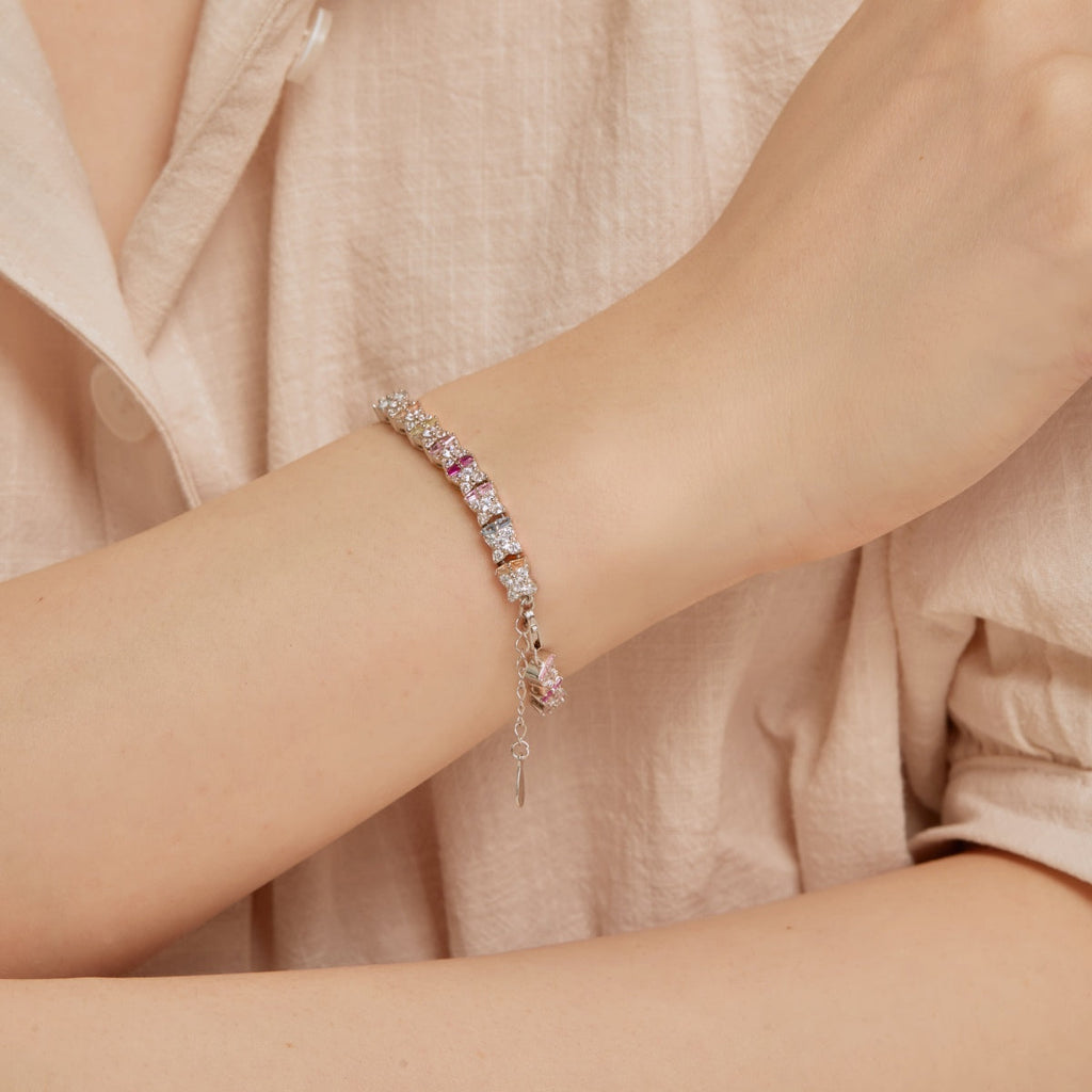 [Clover Jewelry]ユニークなカラフルな花型デイリーブレスレット