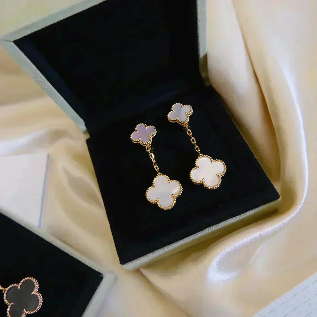 [Clover Jewelry]CLOVER 2 MOTIF WHITE MOP EARRINGS