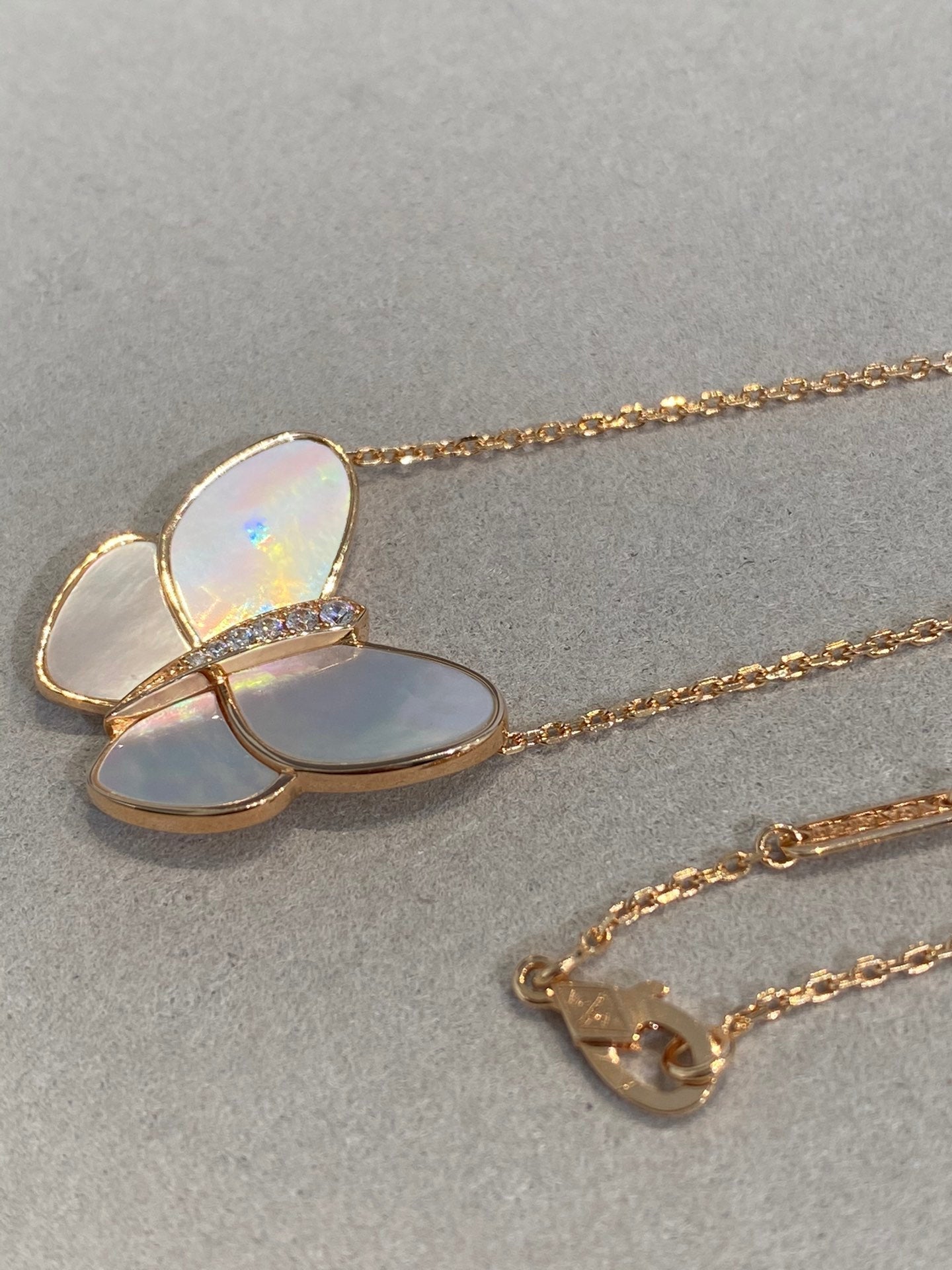 [Clover Jewelry]BUTTERFLY GOLD MOP DIAMOND NECKLACE