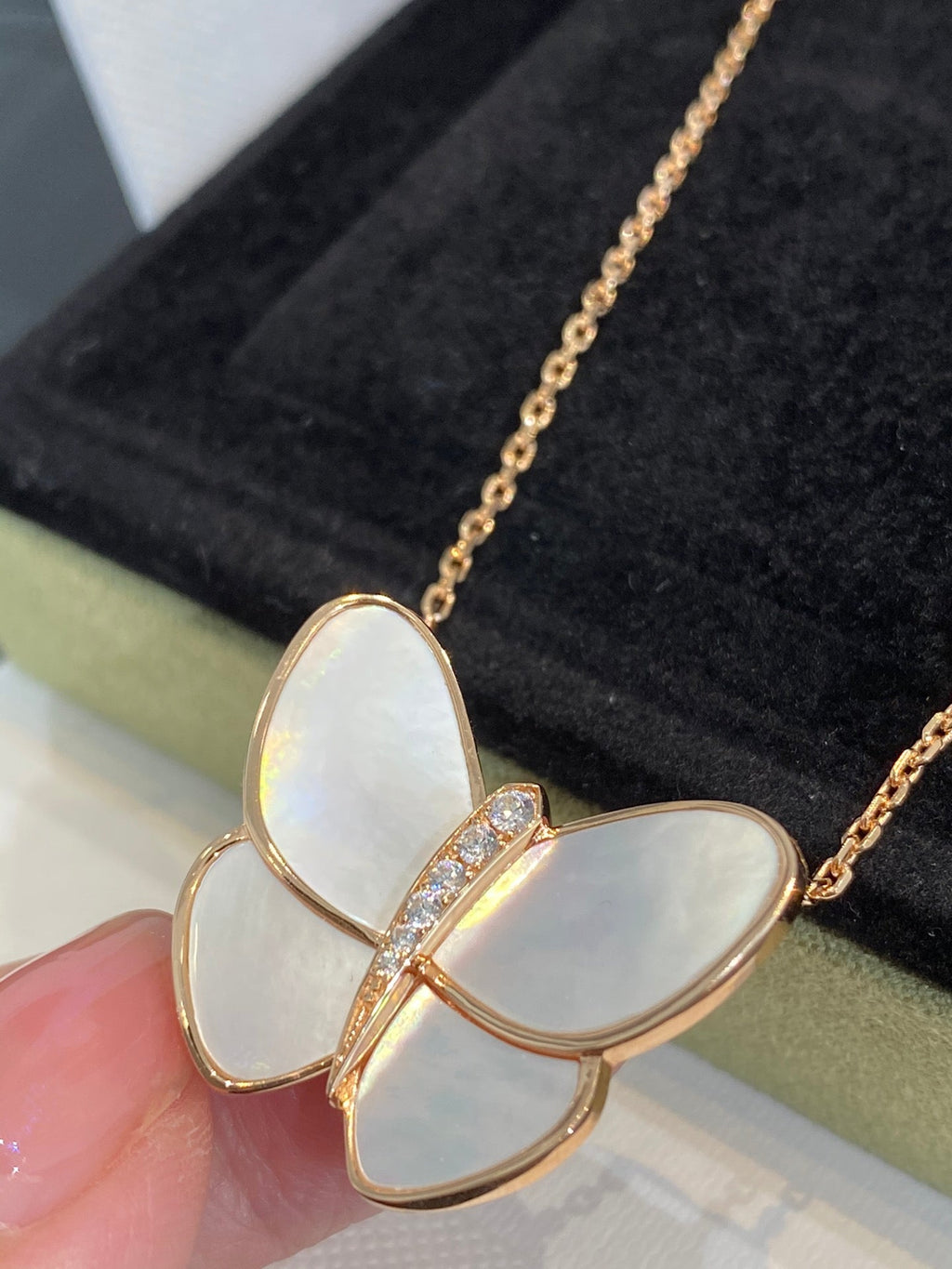 [Clover Jewelry]BUTTERFLY GOLD MOP DIAMOND NECKLACE