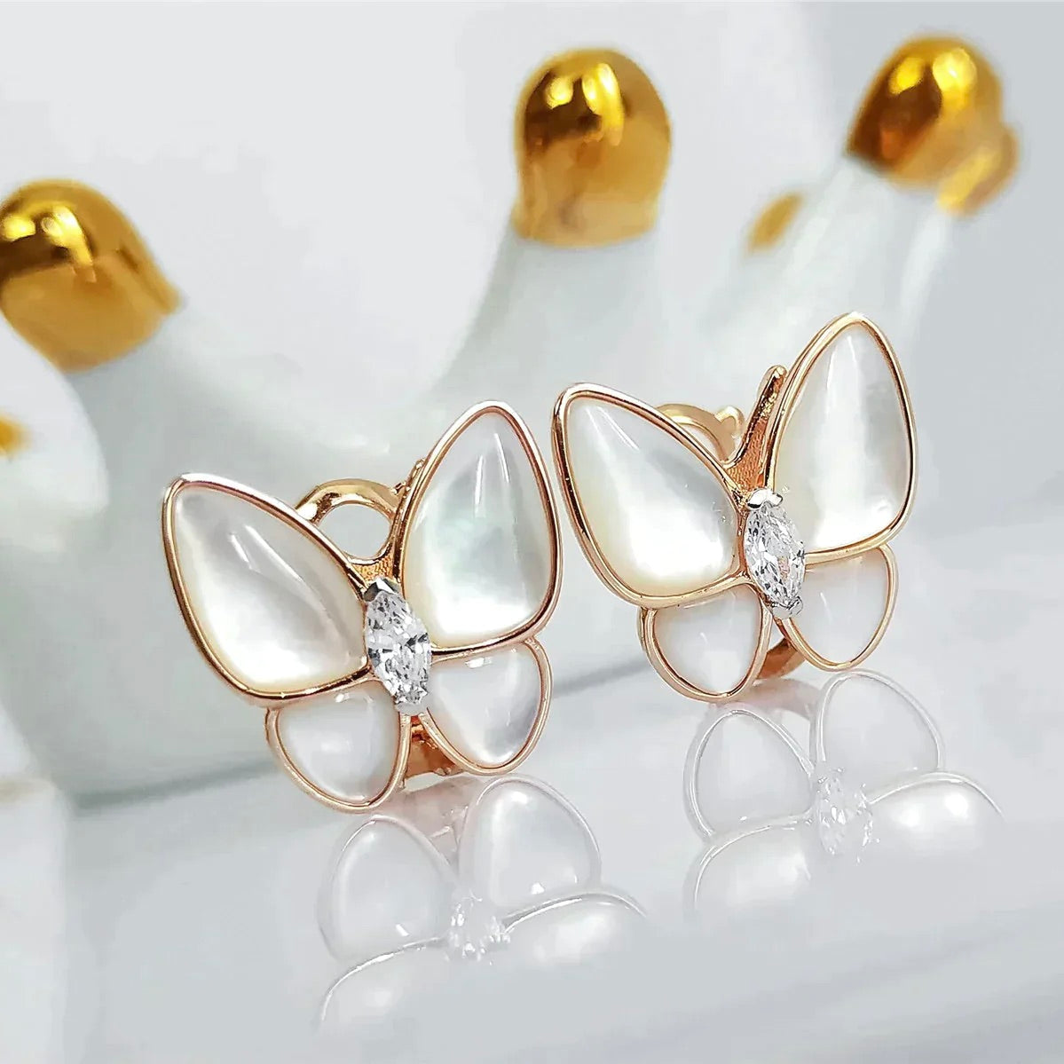 [Clover Jewelry]BUTTERFLY MOP DIAMOND EARRINGS
