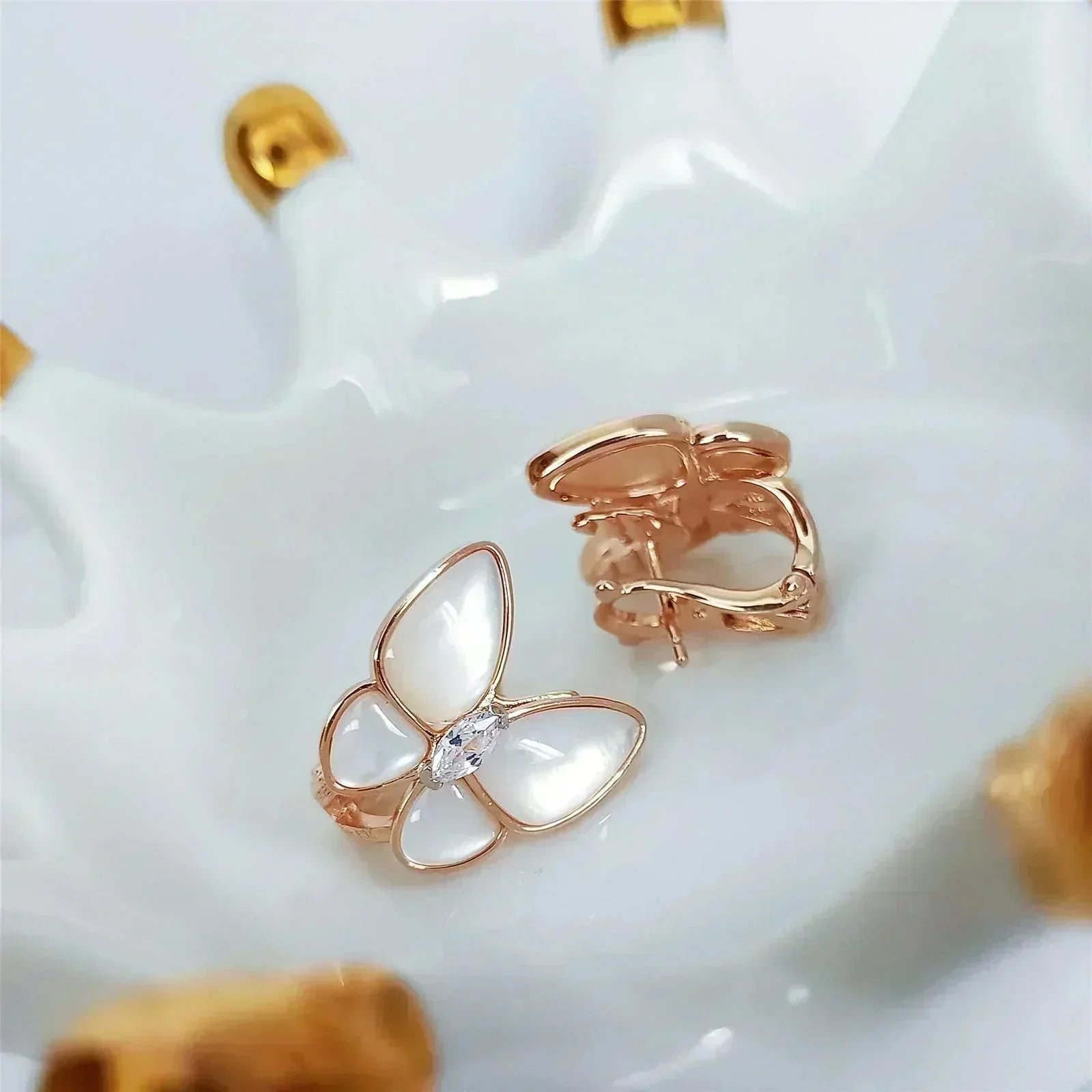 [Clover Jewelry]BUTTERFLY MOP DIAMOND EARRINGS