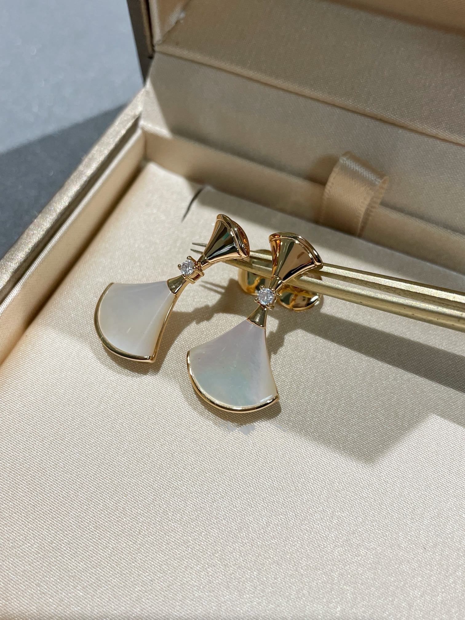 [Clover Jewelry]DREAM MOP 1 DIAMOND EARRINGS