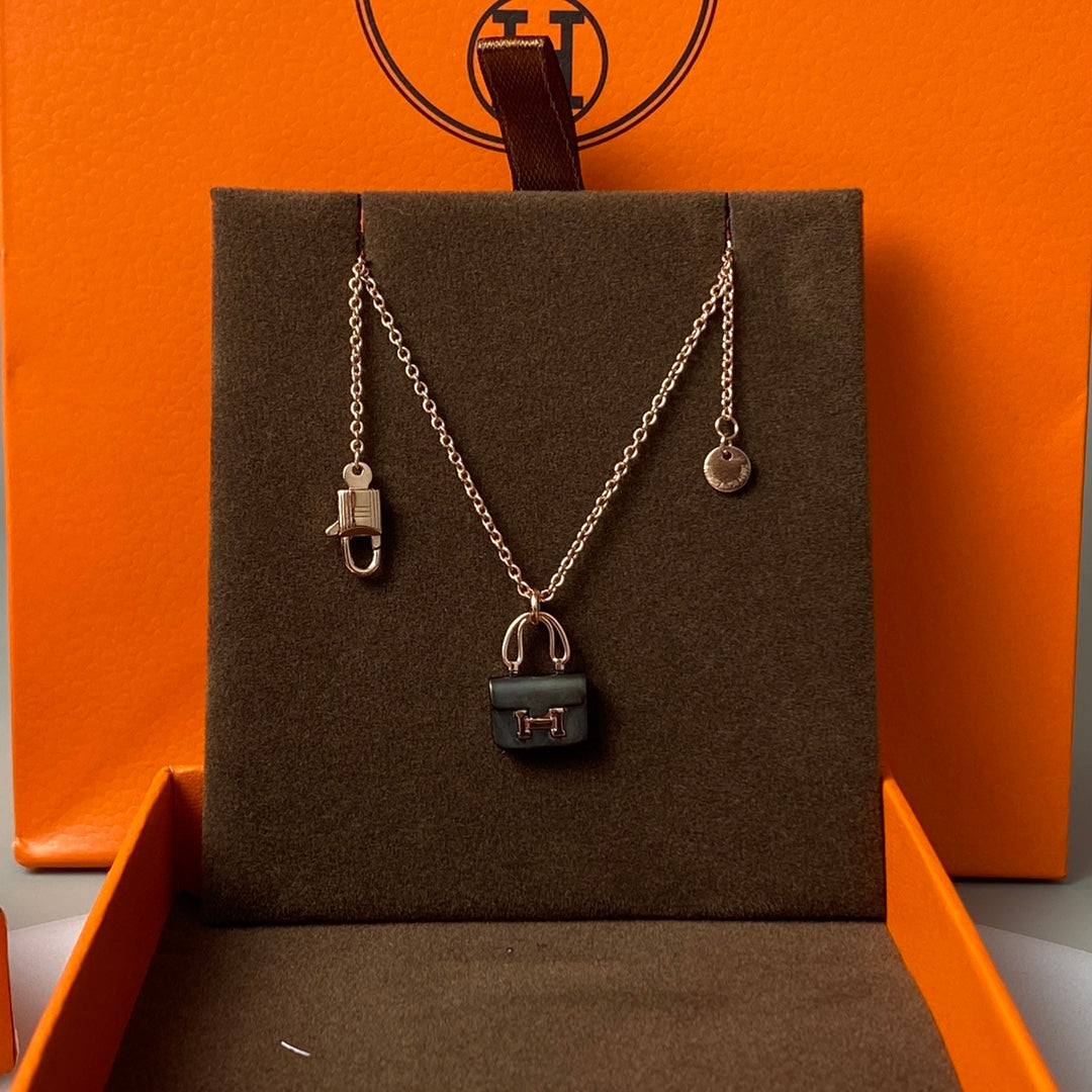 [Clover Jewelry]CONSTANCE BLACK PEDANT PINK GOLD NECKLACE