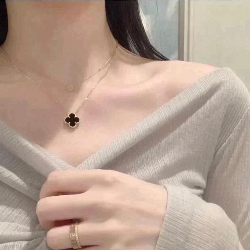 [Clover Jewelry]クローバー 15MM ブラックオニキス シングル フラワー ネックレス