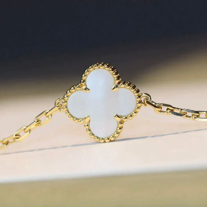 [Clover Jewelry]CLOVER 20 MOTIFS WHITE MOP NECKLACE