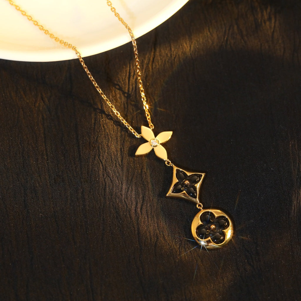 [Clover Jewelry]HALSKE TTE AUS ROSÉGOLD MIT STERN-, SONNEN- UND ONYX-ANHÄNGER