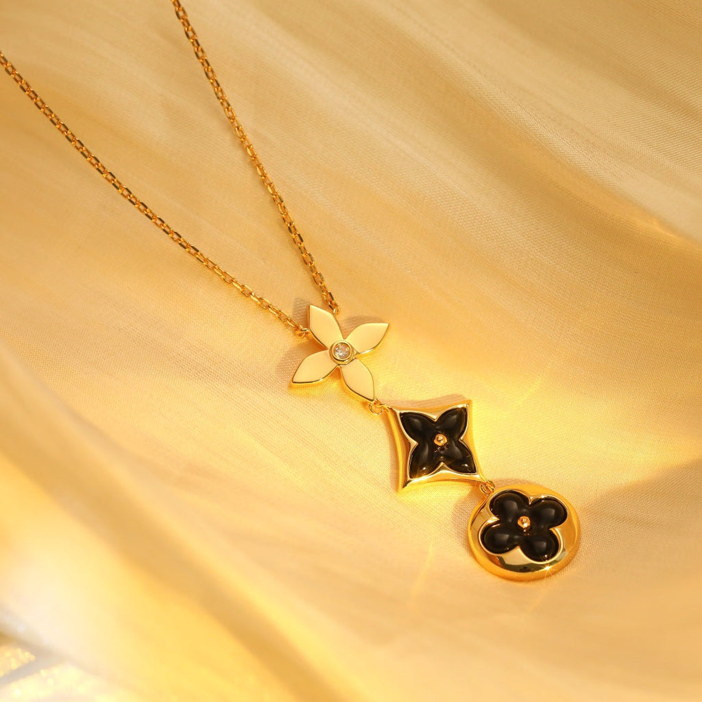 [Clover Jewelry]HALSKE TTE AUS ROSÉGOLD MIT STERN-, SONNEN- UND ONYX-ANHÄNGER