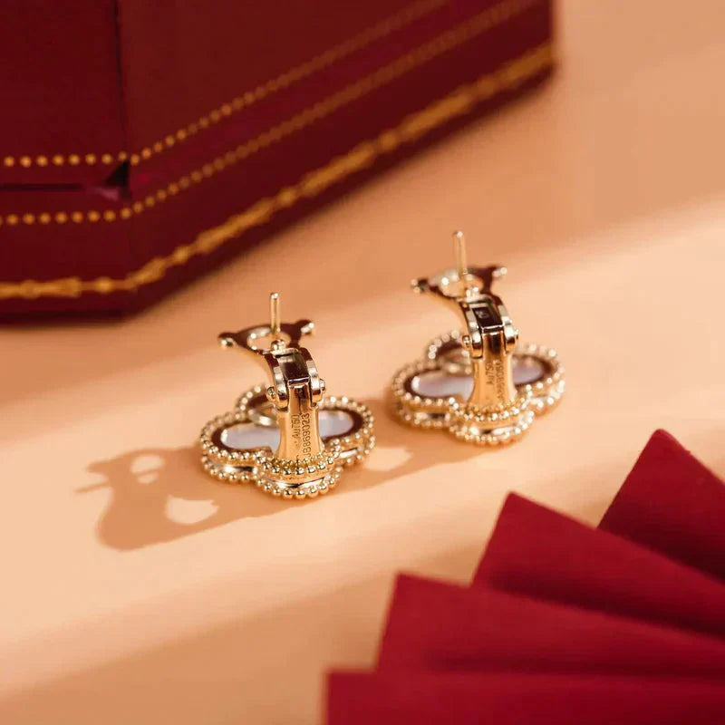 [Clover Jewelry]CLOVER MEDIUM 1 MOTIFS  WHITE MOP STUD EARRINGS