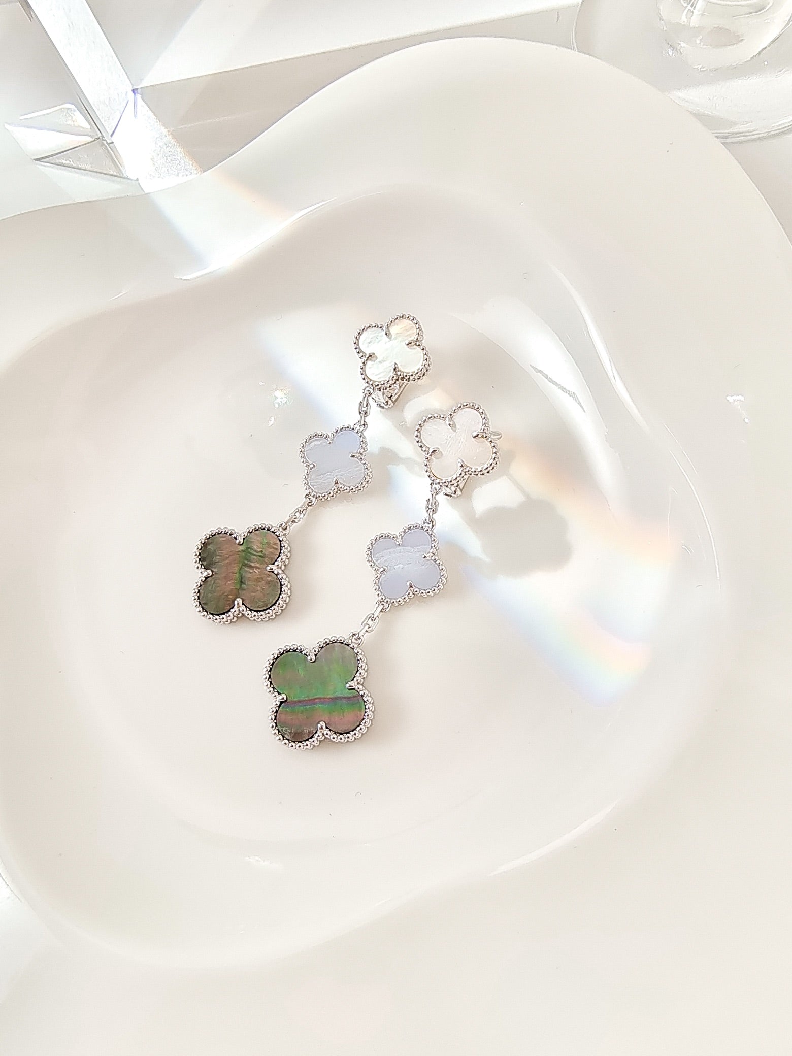 [Clover Jewelry]CLOVER 3 MOTIFS CHALCEDONY DARK MOP SILVER EARRINGS