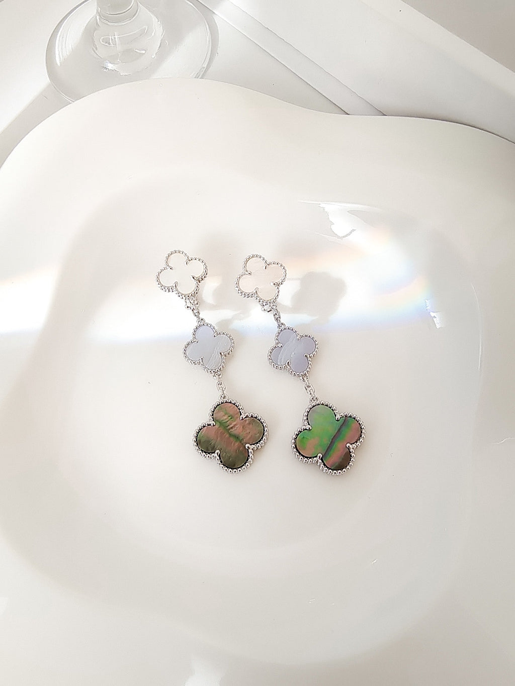 [Clover Jewelry]CLOVER 3 MOTIFS CHALCEDONY DARK MOP SILVER EARRINGS