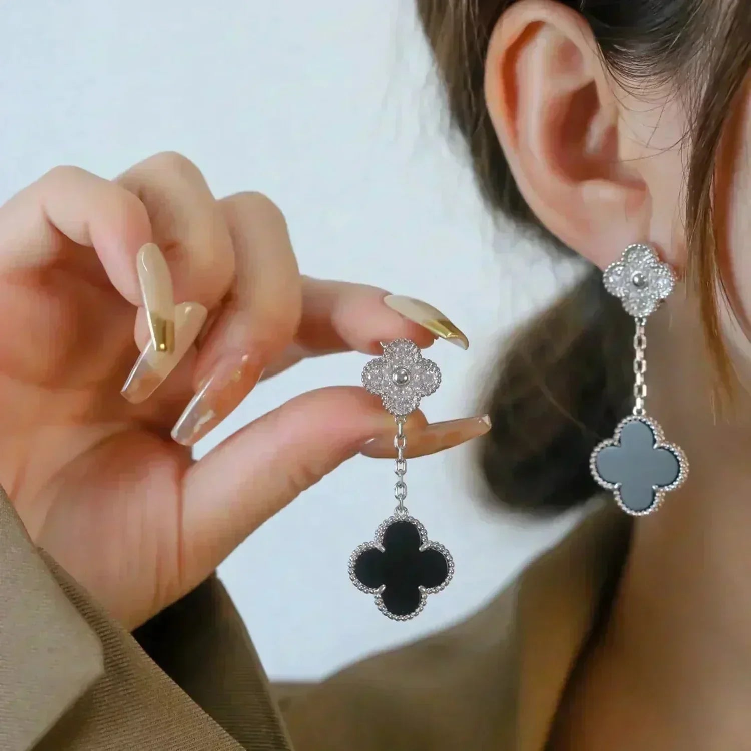 [クローバージュエリー]クローバー 2モチーフ ダイヤモンド オニキス イヤリング シルバー