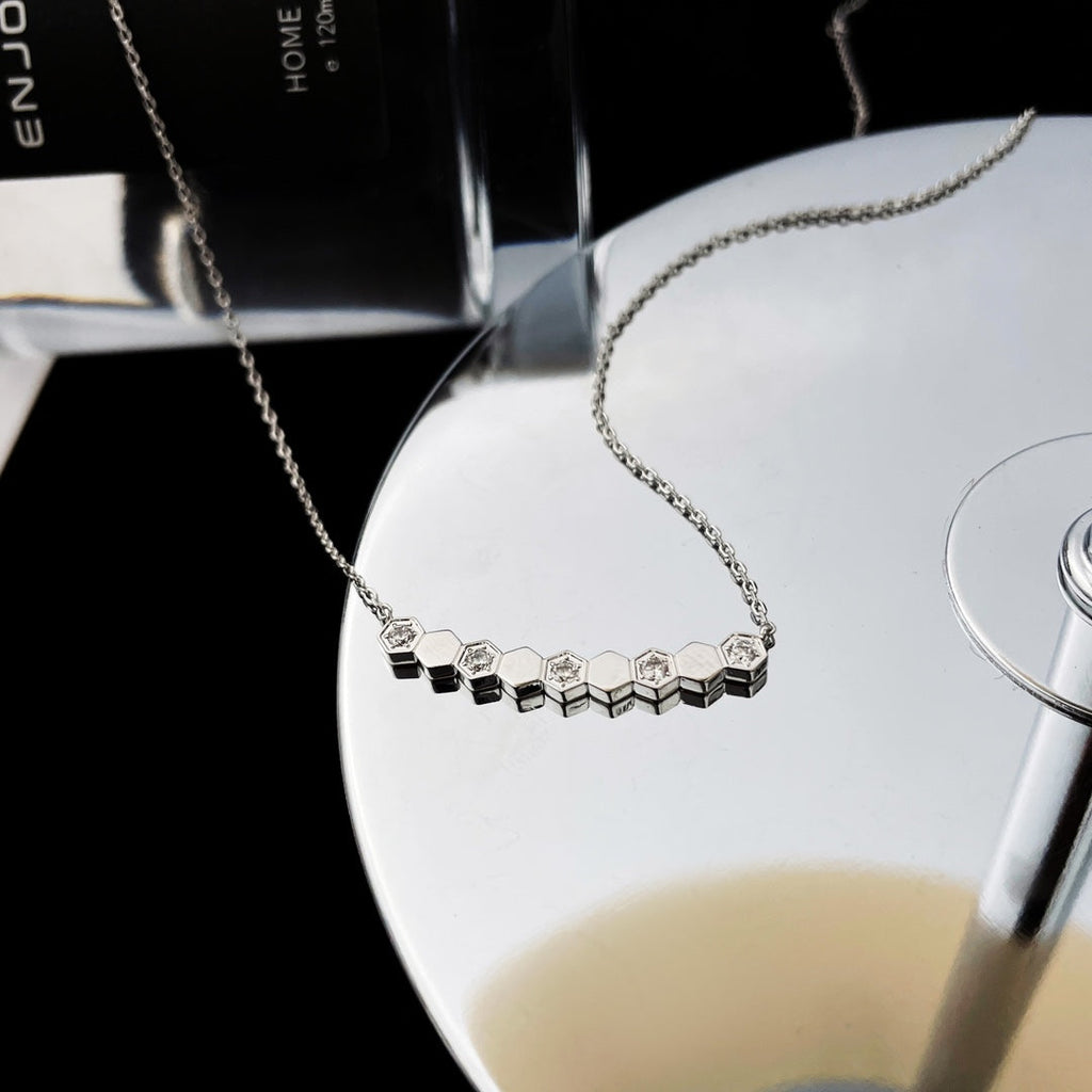 [Clover Jewelry]BEE MY LOVE DIAMOND NECKLACE