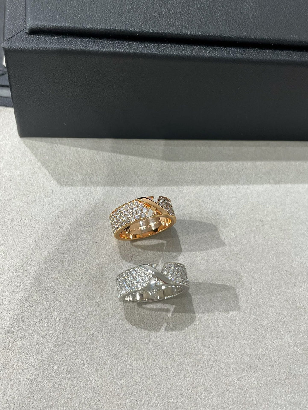 [Clover Jewelry]LIENS EVIDENCE  DIAMOND PAVED RING