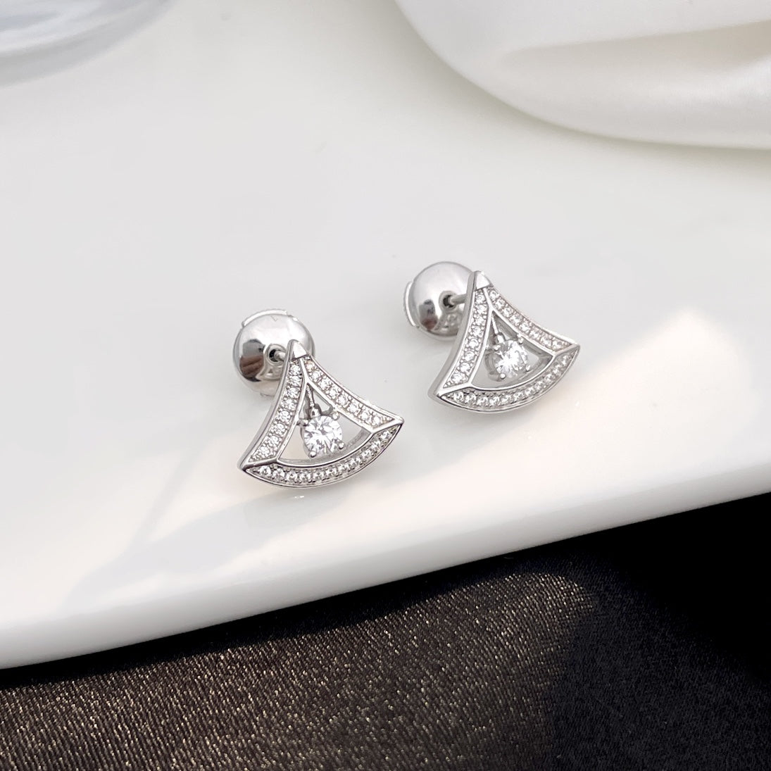 [Clover Jewelry]DREAM MINI DIAMOND STUD EARRINGS