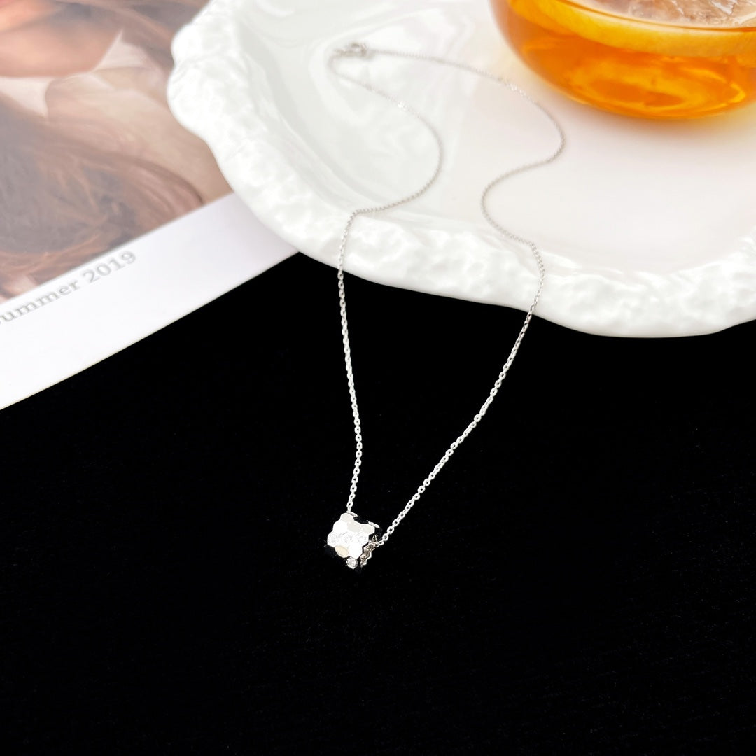 [Clover Jewelry]BEE MINI PEDANT DIAMOND NECKLACE