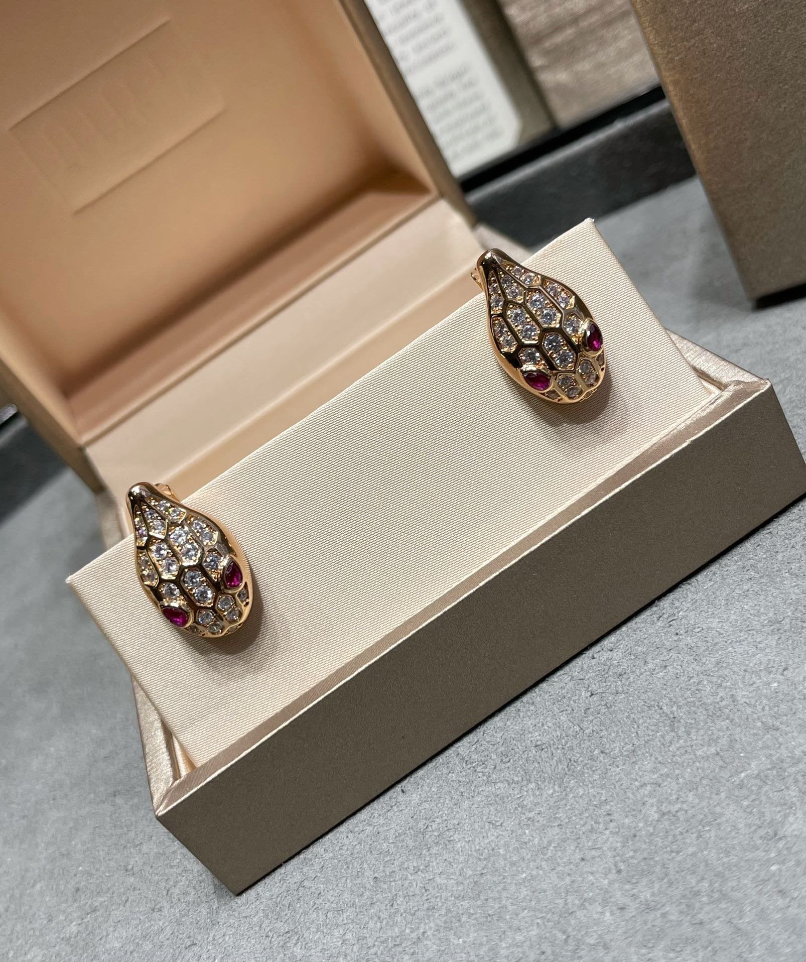 [Clover Jewelry]SERPENT DIAMOND STUD EARRINGS