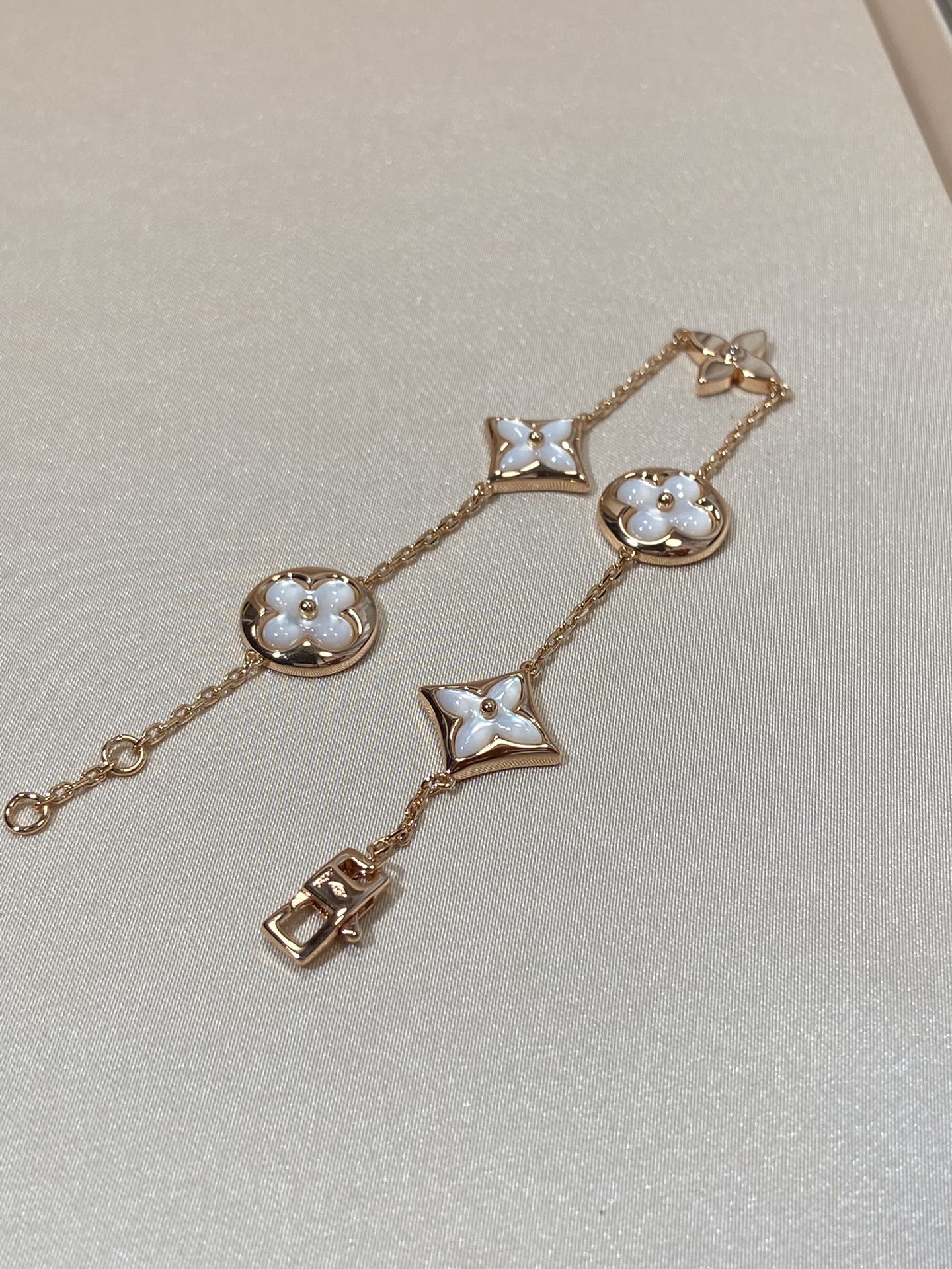 [Clover Jewelry]STAR AND SUN 5 MOTIF MOP PINK GOLD BRACELET