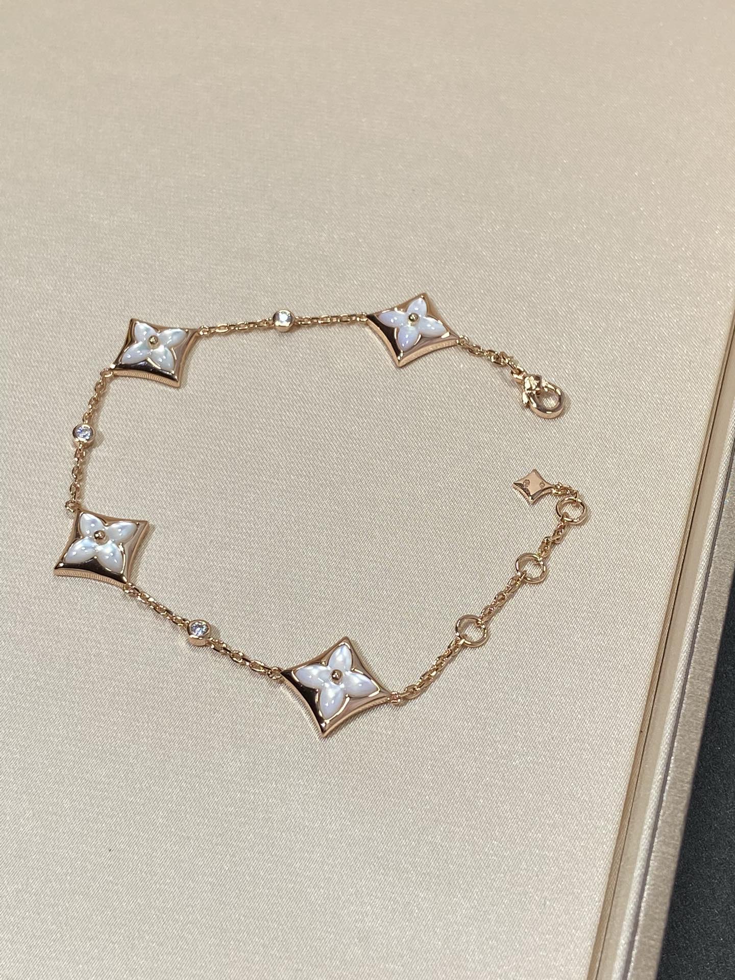 [Clover Jewelry]STAR 4 MOTIF MOP DIAMOND PINK GOLD BRACELET