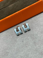 [Clover Jewelry]POP H SKY BLUE STUD EARRINGS