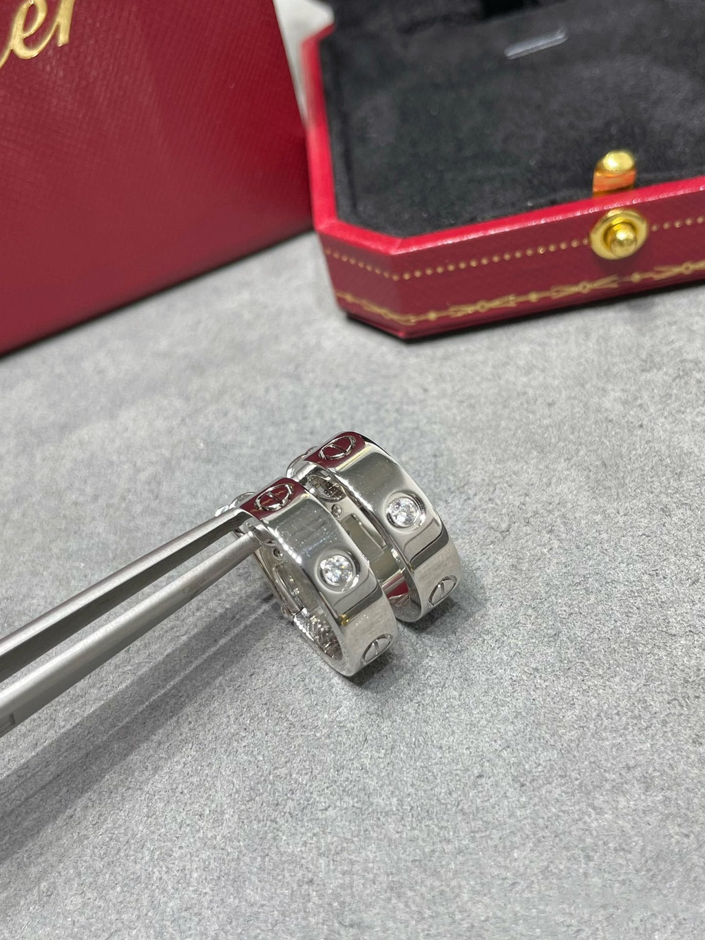 [Clover Jewelry]LOVE 5.5MM 1 DIAMOND EARRINGS