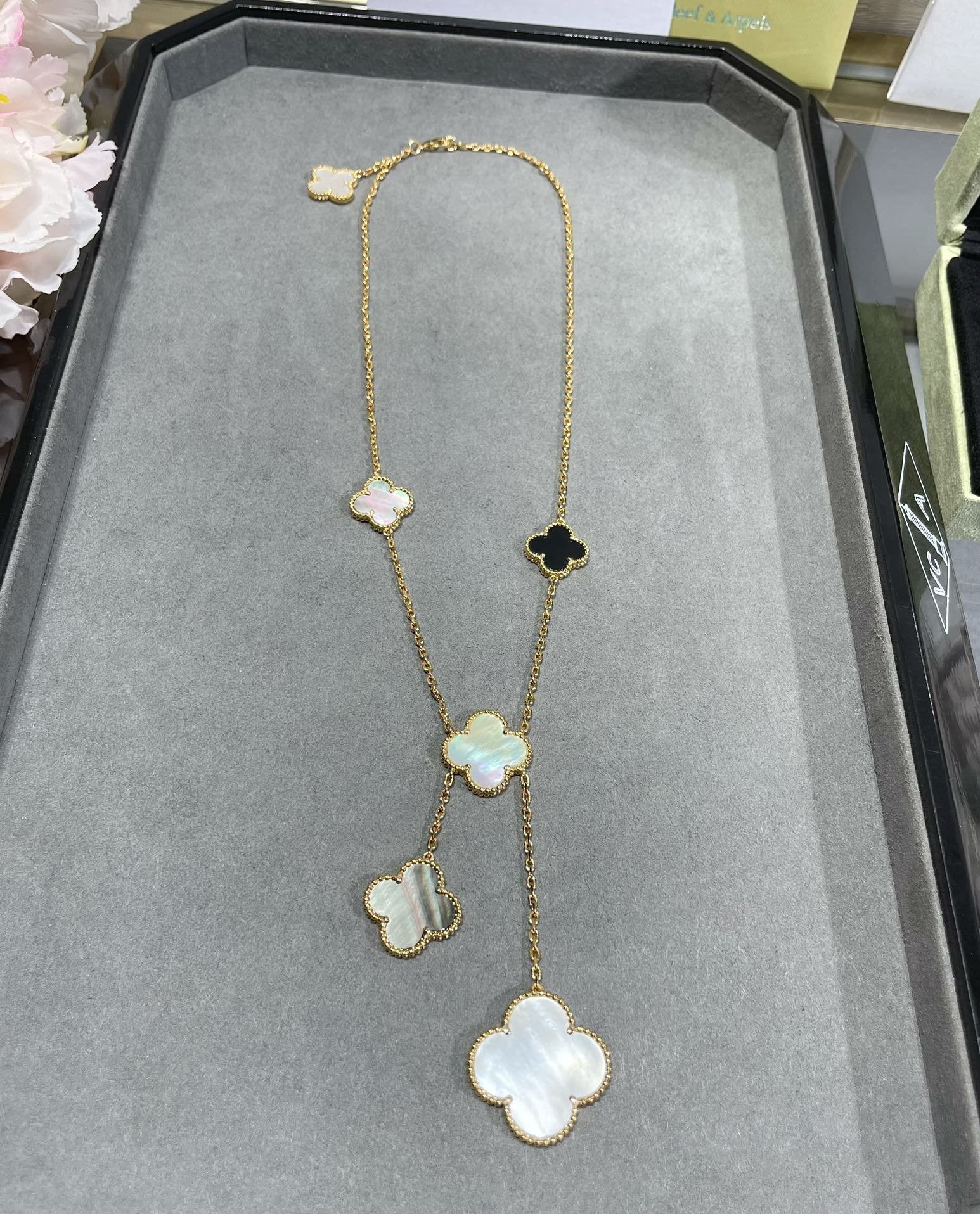 [Clover Jewelry]CLOVER 6 MOTIF MOP ONYX GOLD NECKLACE