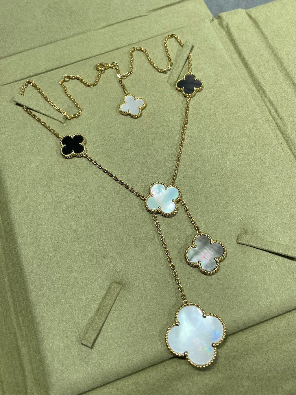 [Clover Jewelry]CLOVER 6 MOTIF MOP ONYX GOLD NECKLACE