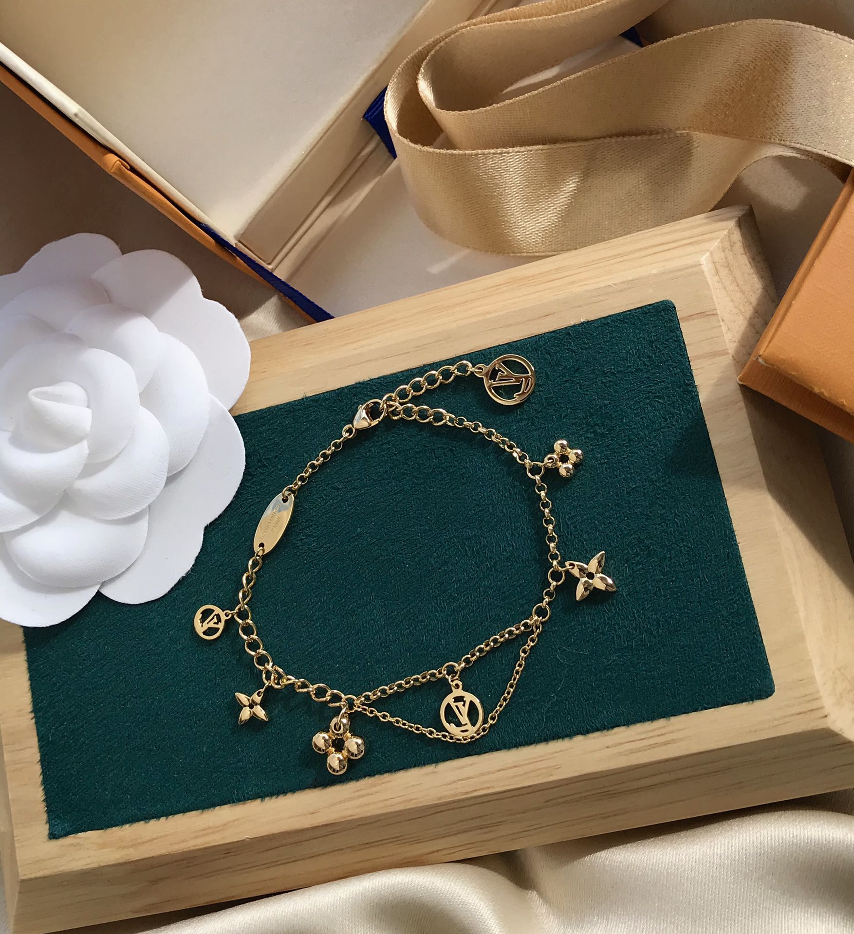 [Clover Jewelry]BLOOMING PINK GOLD MOP BRACELET