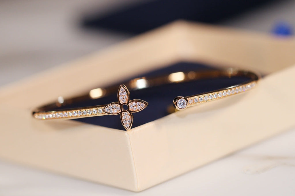 [Clover Jewelry]IDYLLE GOLD OPEN BRACELET DIAMOND PAVED