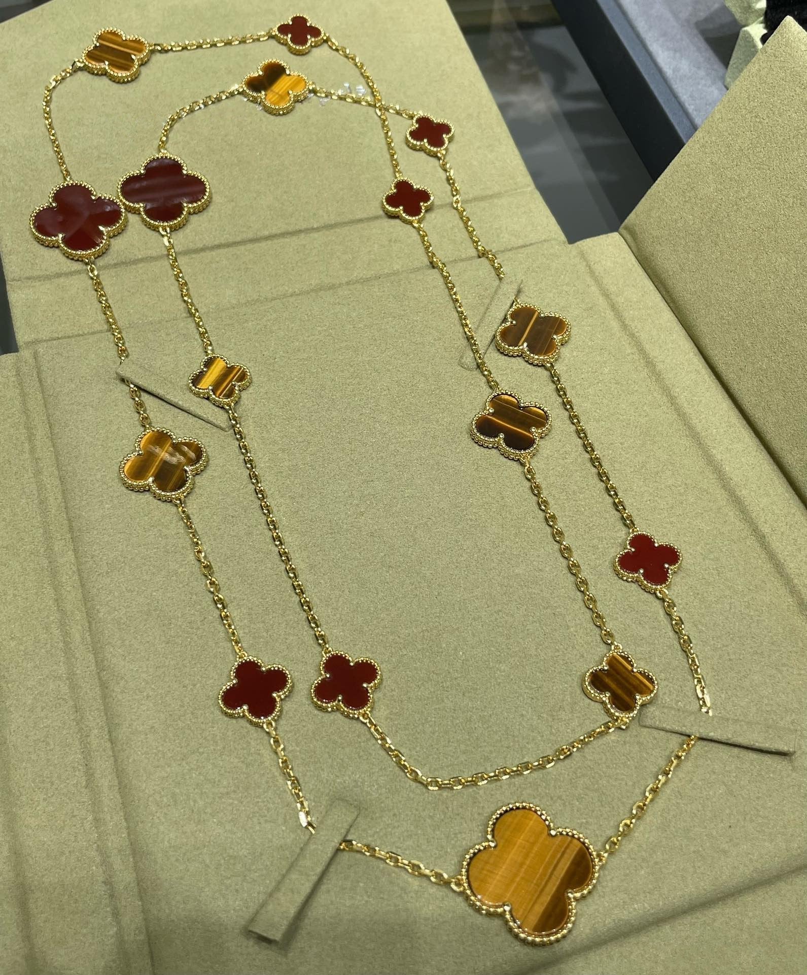 [Clover Jewelry]CLOVER 16 MOTIF CARNELIAN TIGER EYE ROSE GOLD NECKLACE