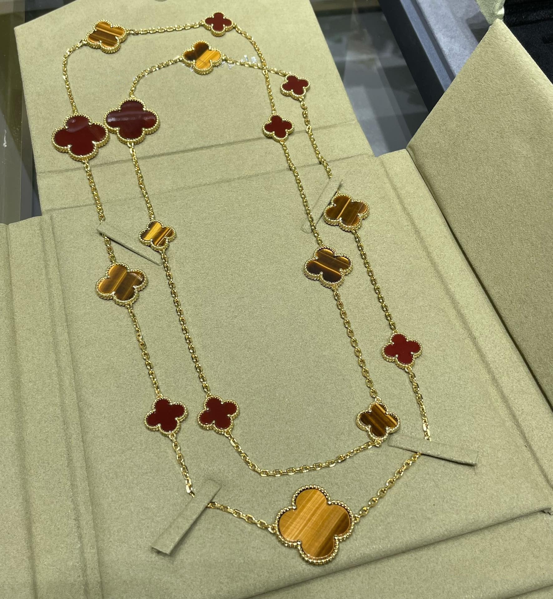 [Clover Jewelry]CLOVER 16 MOTIF CARNELIAN TIGER EYE ROSE GOLD NECKLACE
