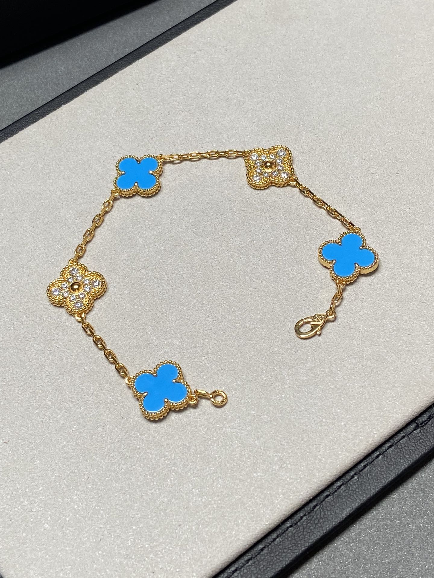 [Clover Jewelry]CLOVER 5 MOTIF BLUE CHALCEDONY DIAMOND GOLD BRACELET