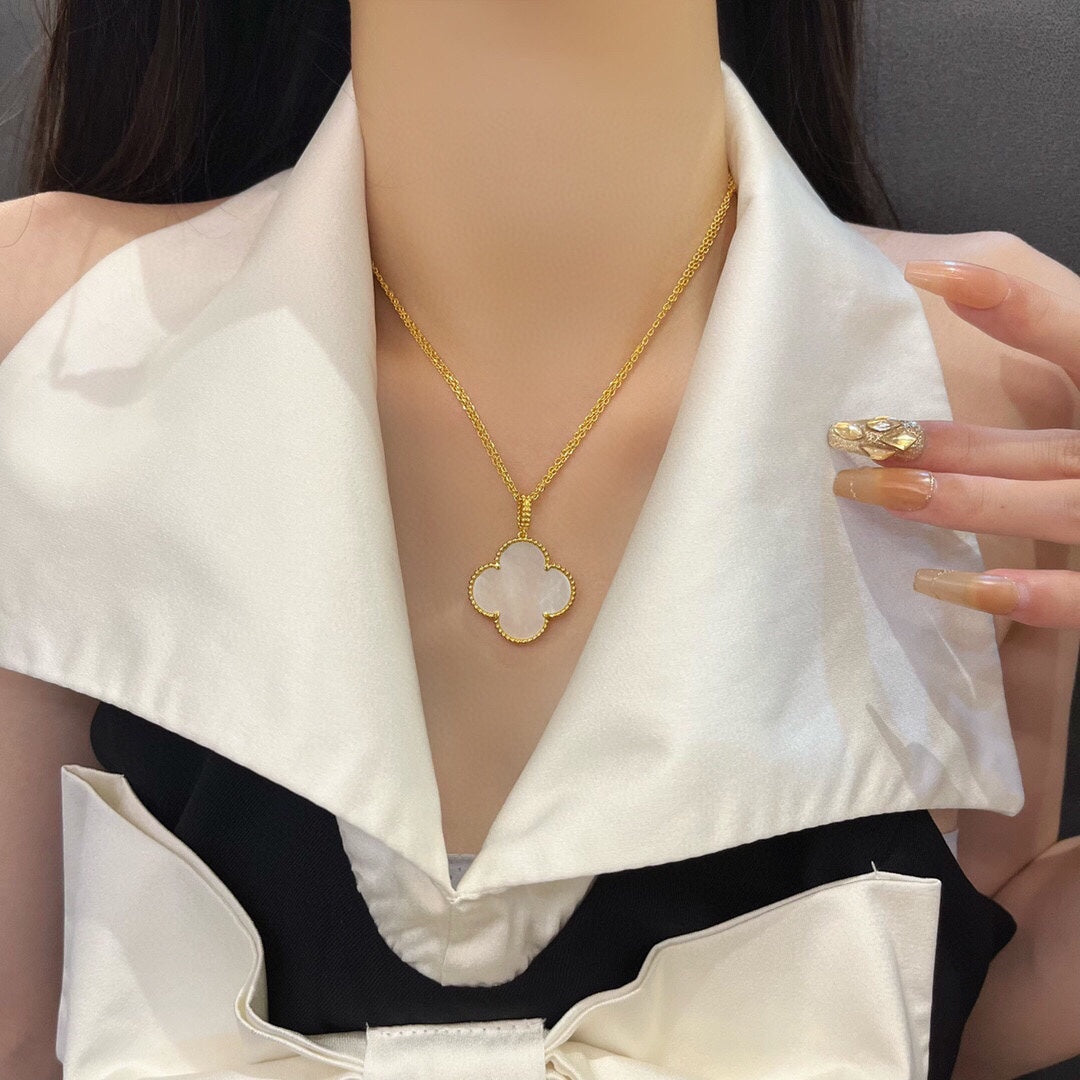[Clover Jewelry]CLOVER 25MM MOP LARGE PENDANT NECKLACE