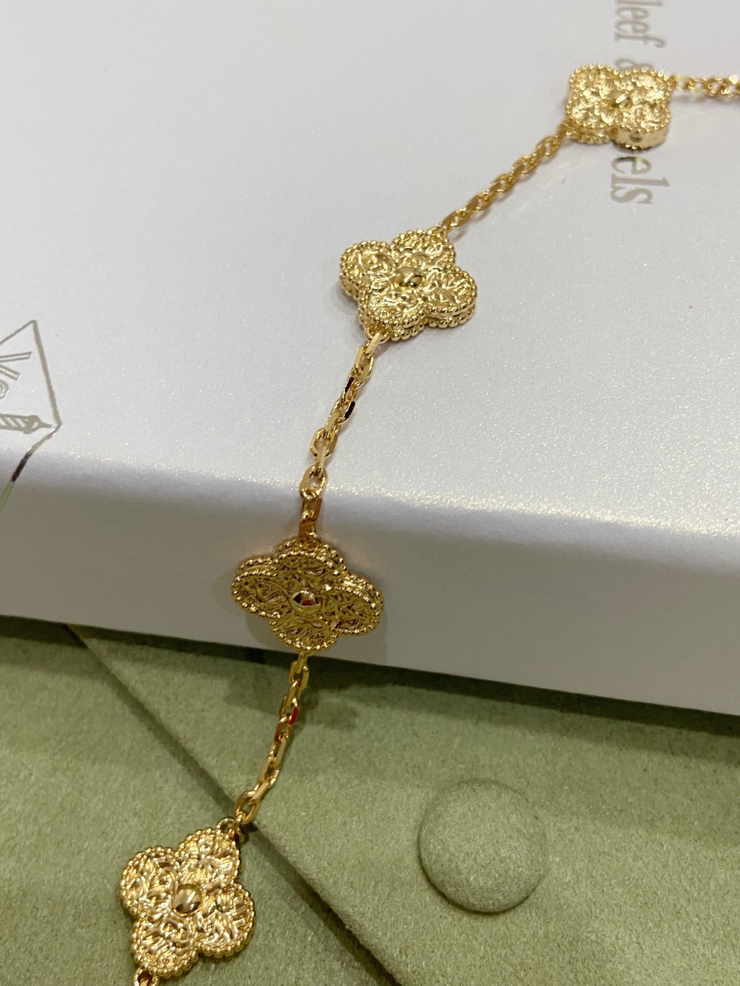 [Clover Jewelry]CLOVERS THE 10-MOTIFS NECKLACE