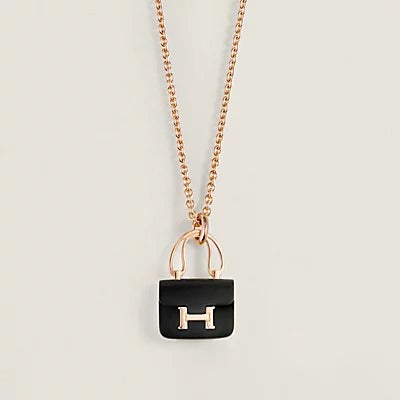 {"product_name": "[Clover Jewelry] Damen HM Amulette Constance Anhänger Halskette"}