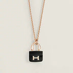 {"product_name": "[Clover Jewelry] Damen HM Amulette Constance Anhänger Halskette"}