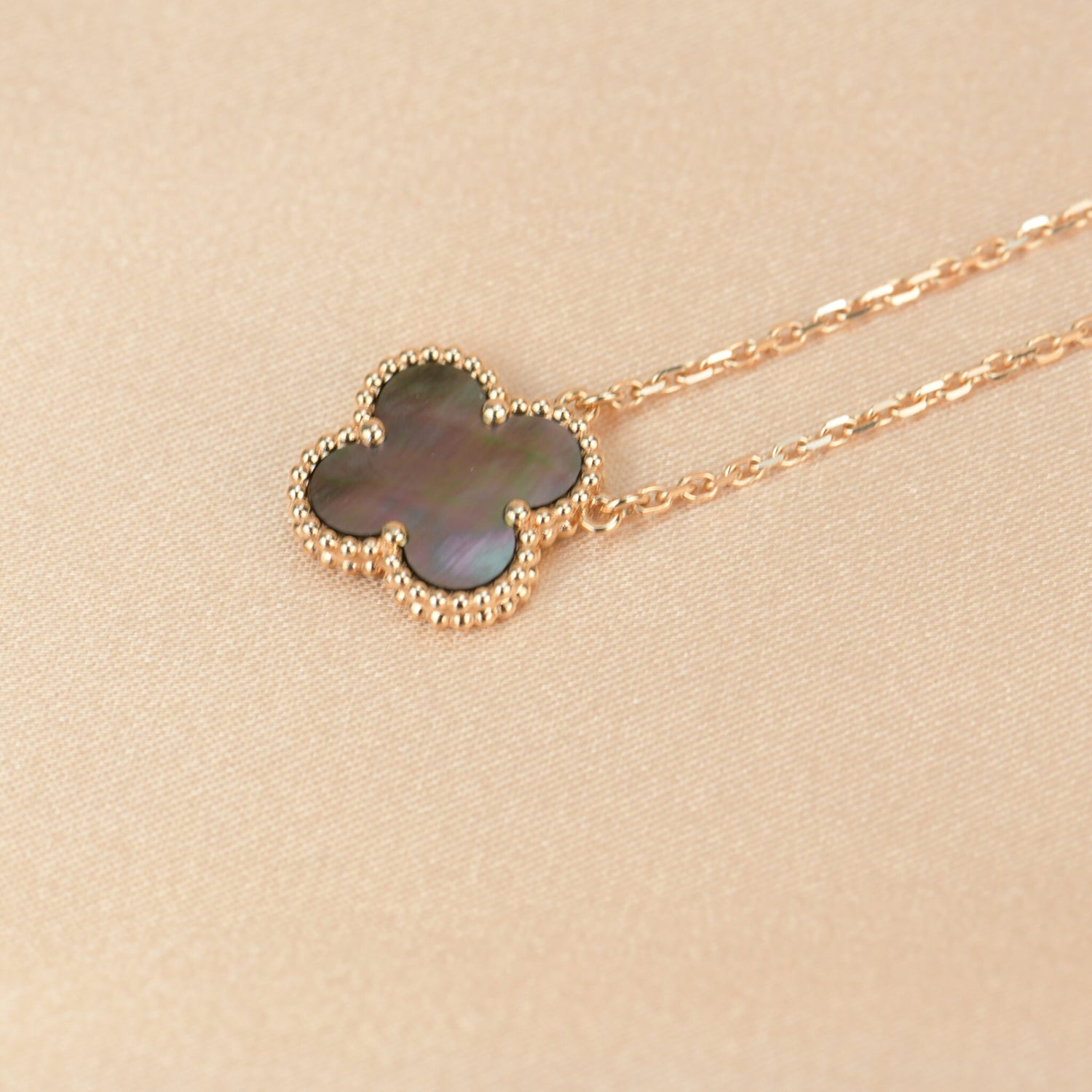 [Clover Jewelry]CLOVER 15MM  GRAY MOTHER OF PEARL NECKLACE