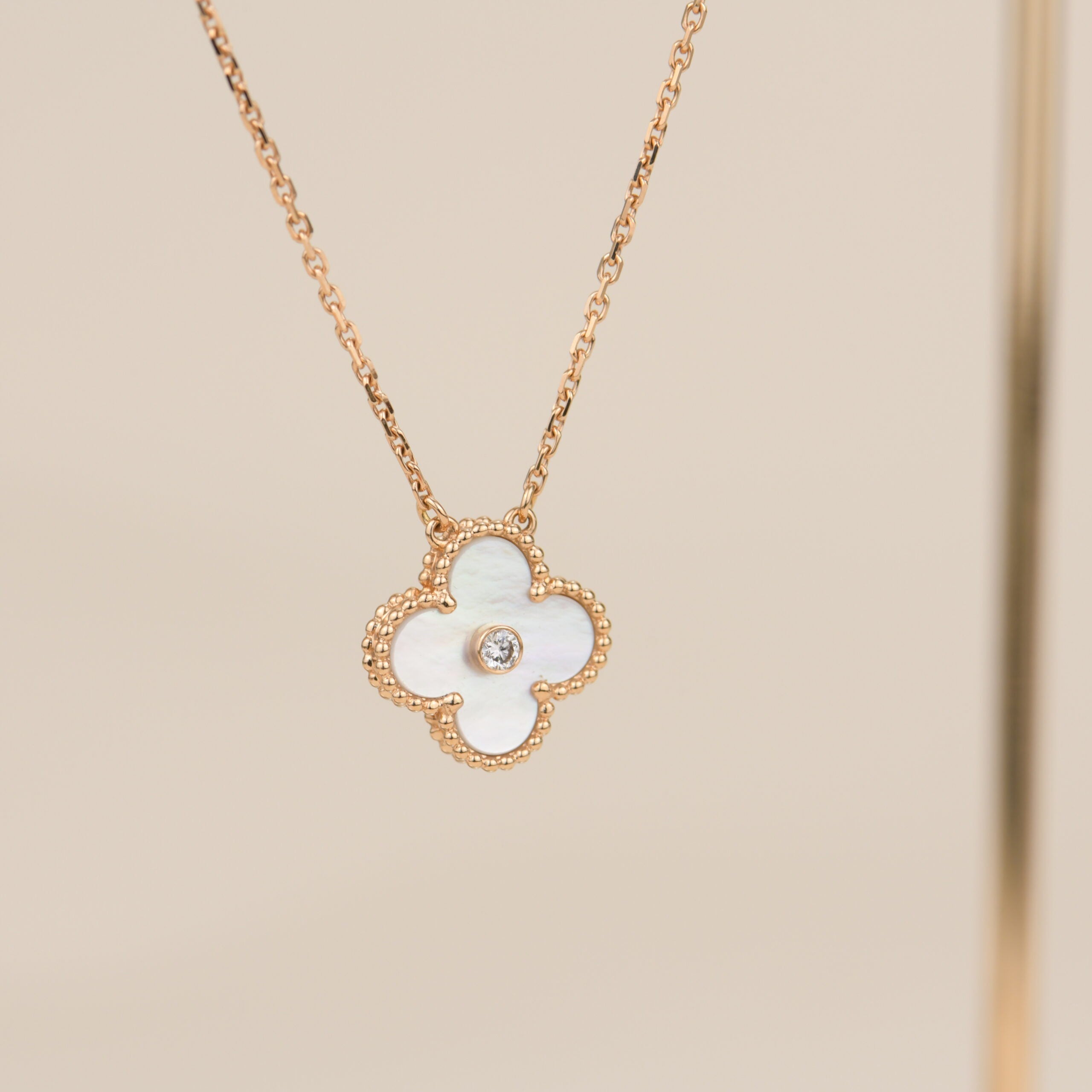[Clover Jewelry]CLOVER 15MM DIAMOND WHITE FRITILLARIA NECKLACE