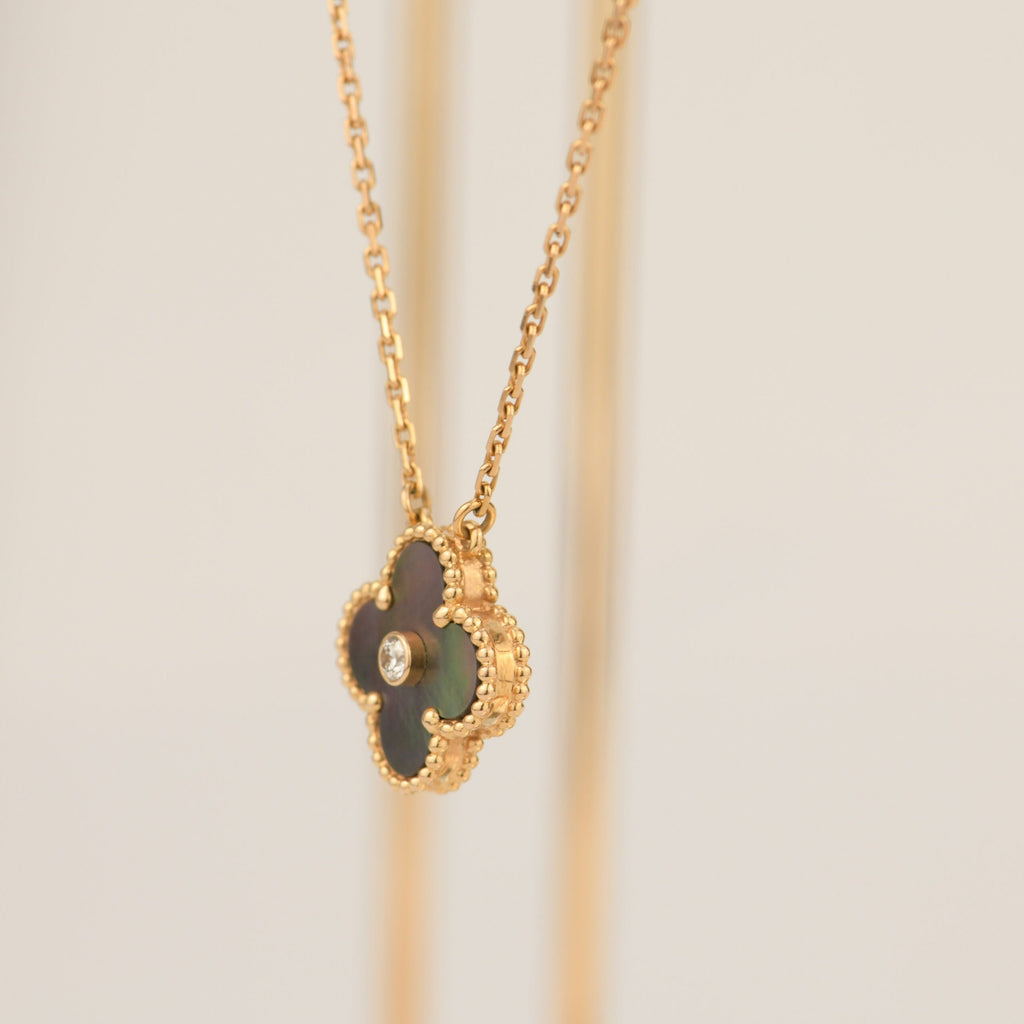 [Clover Jewelry]CLOVER 15MM DIAMOND AND MOTHER-OF-GREY NECKLACE