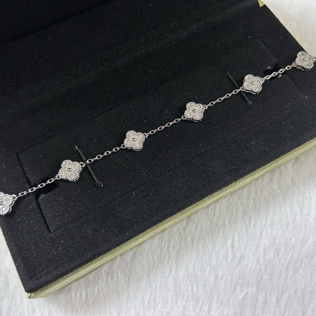 [Clover Jewelry]CLOVER 6 MOTIF DIAMOND BRACELET