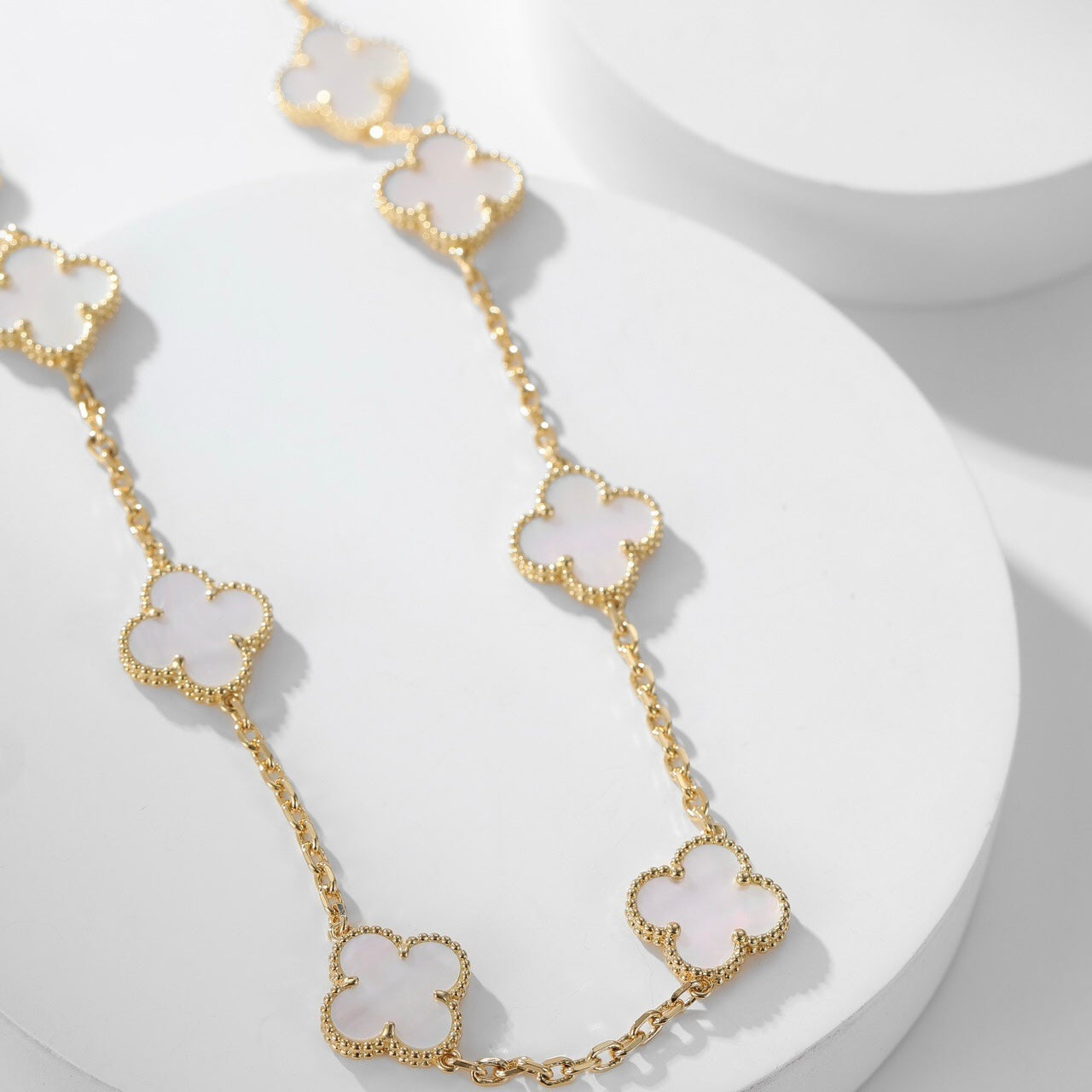 [Clover Jewelry]CLOVERS THE 10-MOTIFS WHITE MOTHER OF PEARL NECKLACE
