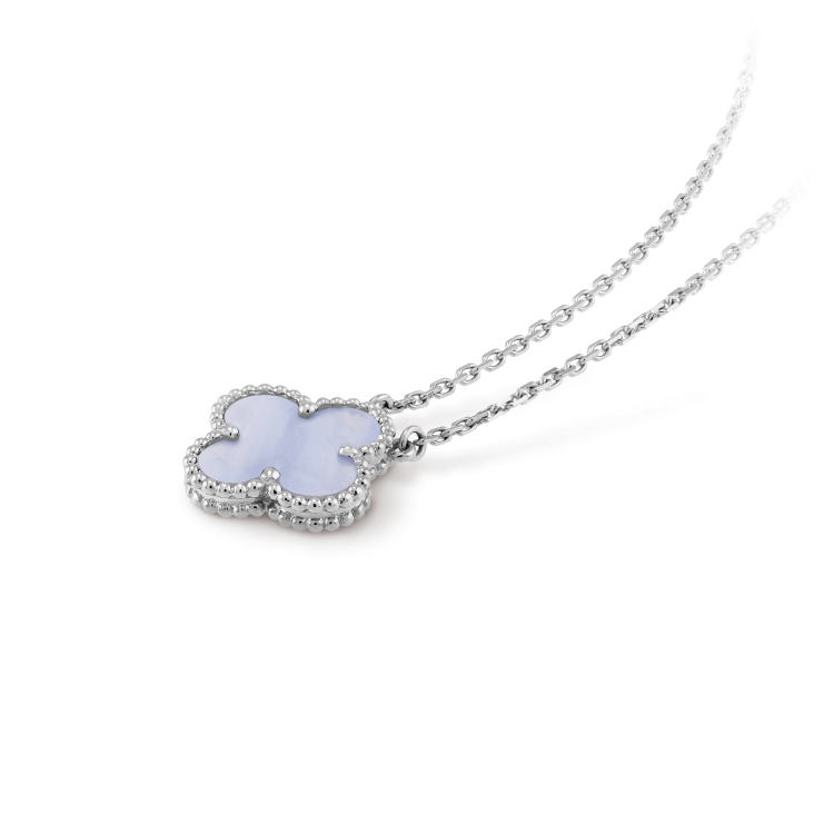 [クローバージュエリー]クローバー 15MM ブルーカルセドニー ネックレス シルバー