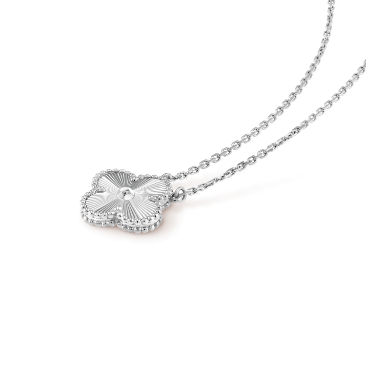 [Clover Jewelry]クローバー 15MM レーザーネックレス シルバー